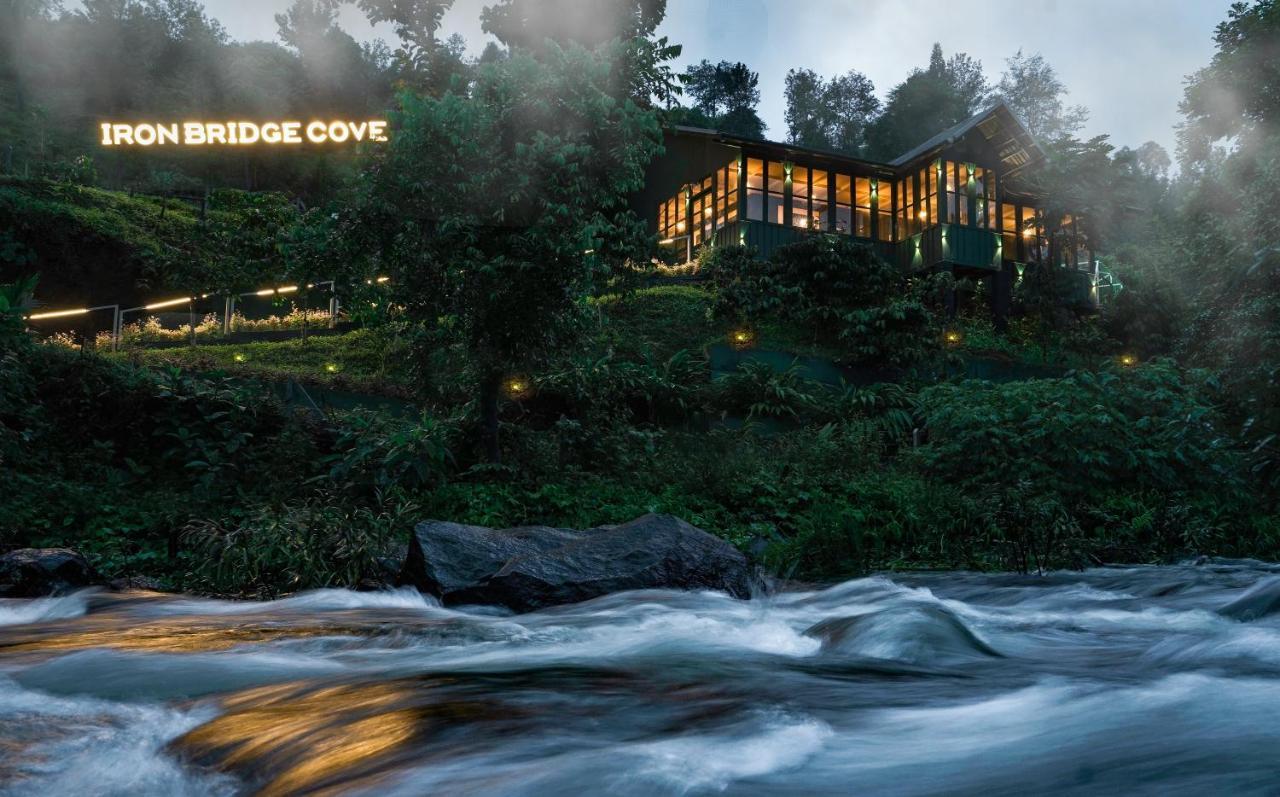 Iron Bridge Cove Villa Meppādi Exterior foto