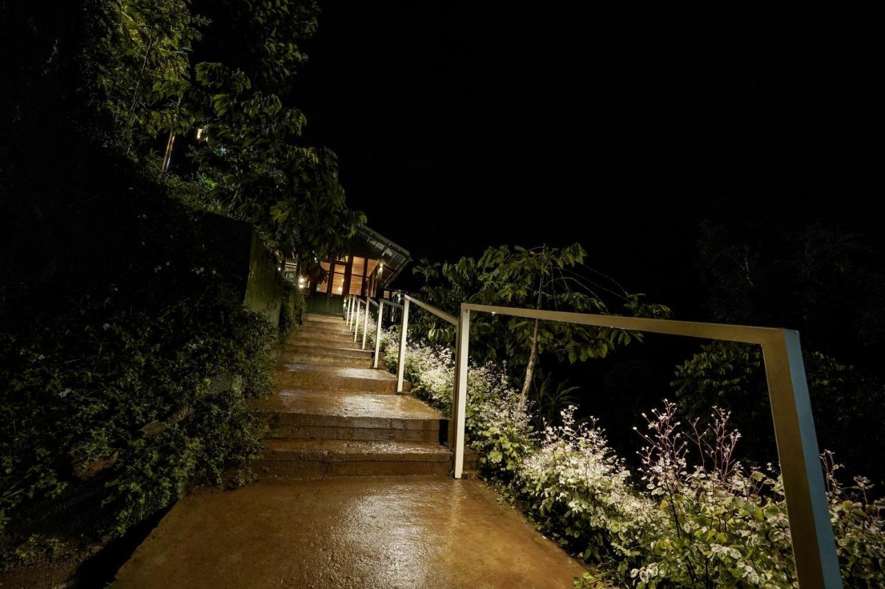 Iron Bridge Cove Villa Meppādi Exterior foto